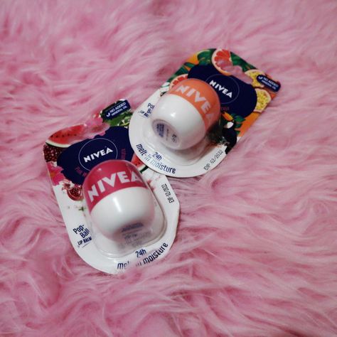 Chapstick Labels, Nivea Lip Balm, Alat Makeup, Lip Balm Collection, Gloss Labial, Pretty Skin Care, روتين العناية بالبشرة, Body Care Routine, Lip Products