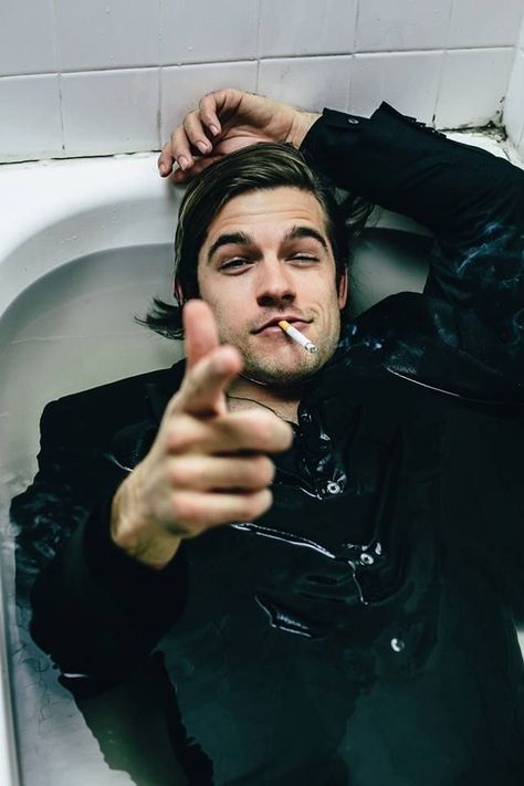 Cool Watches For Men, Jason Ralph, The Magicians Syfy, Bath Photography, Photography Poses For Men, Male Poses, Male Portrait, Poses For Men, Character Aesthetic