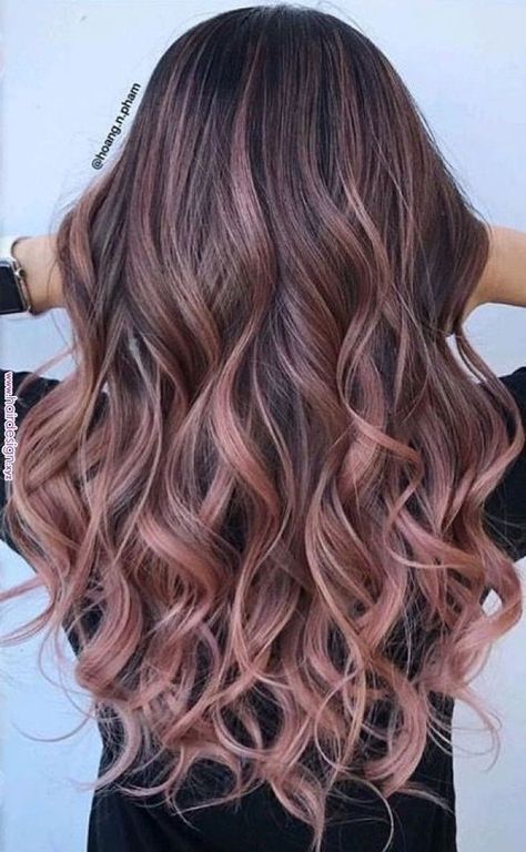 905056c1ac1dad141560467e0a99e1cf Hair Color Ideas For Brunettes Balayage, Rambut Brunette, Brunette Ombre, Gold Hair Colors, Hair Color Rose Gold, Brunette Balayage, Spring Hair Color, Brunette Balayage Hair, Pink Highlights