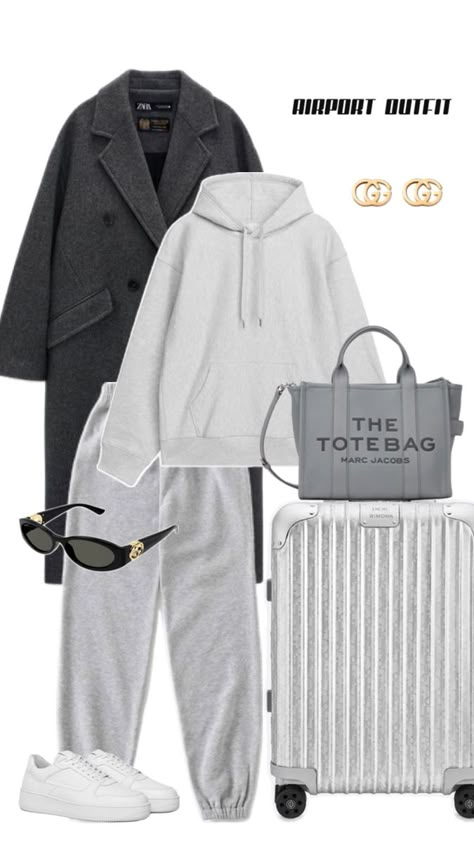 Sweat set Comfy Airport Outfit, Airport Travel Outfits, Airplane Outfits, Smart Casual Work Outfit, Grey Sweats, Sweat Set, Casual Work Outfits, Modest Fashion Outfits, Neutral Fashion