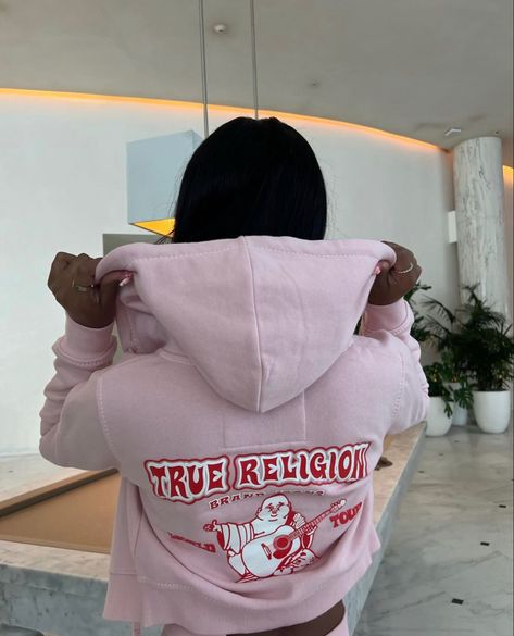 True Religion Outfits, Star Girl Aesthetic, Rock Star Outfit, Girl Barbie, 2000s Streetwear, 2000s Fashion Trends, Fashion Y2k, Swag Outfits For Girls, Style Cargo