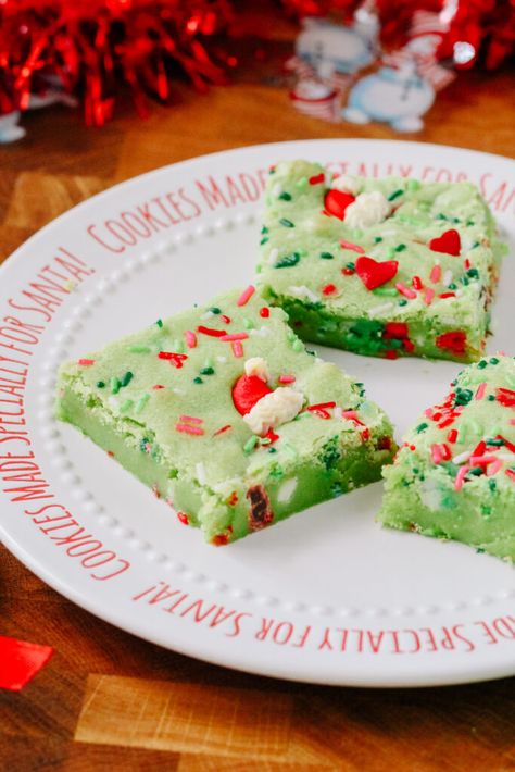 Grinch Brownies, Holiday Dessert Drinks, Grinch Cookies, Baking Conversions, Christmas Desserts Easy, Blondies Recipe, Green Food, Best Brownies, Xmas Cookies