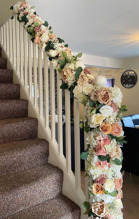 Flower Garland Staircase, Stair Railing Flower Decoration, Flowers Down Stairs Wedding, Floral Staircase Decor, Wedding Stairs Decoration Staircases, Railing Flower Decoration, Pakistani Wedding House Decor, Wedding Banister Decor Railings, Main Gate Decoration For Wedding