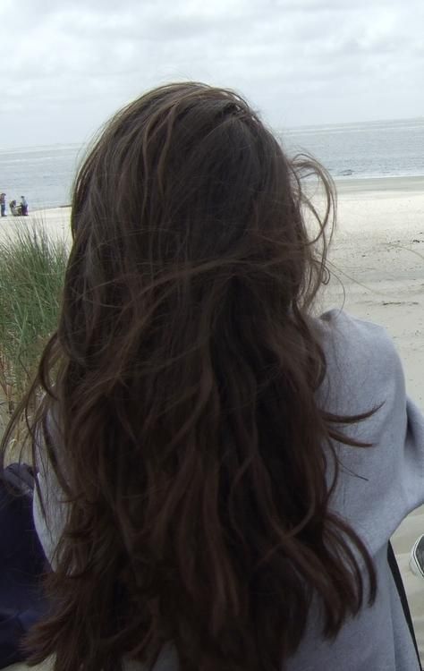 dark beach curls Easy Trendy Hairstyles, Rambut Brunette, Beach Curls, Brown Curls, Beach Wave Hair, Hair Cute, Image Swag, Long Hai, Long Brown Hair