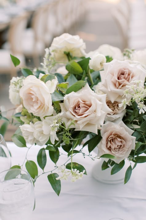 Low Centerpieces Wedding, Low Floral Arrangements, Blush Floral Arrangements, Blush Centerpieces, Blush And Ivory Wedding, Blush Centerpiece, Cream Photo, Colorful Wedding Flowers, Low Centerpieces