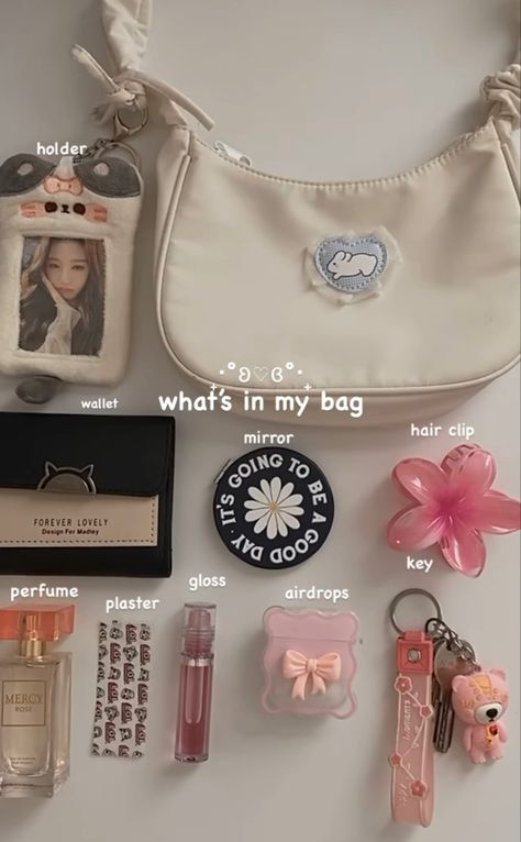 #whatsinmybag #bag #purse #aesthetic #pink #makeup Pins