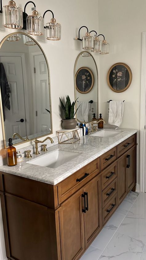 Bathroom Wooden Vanity Ideas, Double Sink Mirrors, Gold Mirror In Bathroom, Master Bath Remodel Double Vanity, Double Master Vanity, Bathroom With Marble Countertops, Bathroom Design Double Sink, Wooden Countertops Bathroom, Bathroom Vanity Double