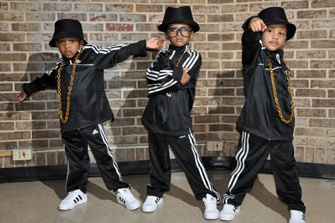 Chorale Run Dmc Costume, Decades Day, Rapper Costume, 80s Party Costumes, Wedding Kids Outfit, Throwback Outfits, 80s Party Outfits, Spirit Week Outfits, Hip Hop Costumes