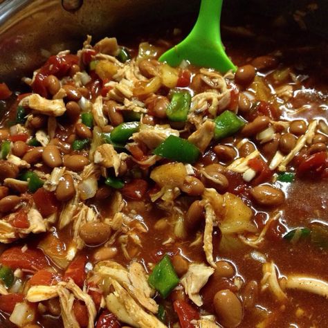 Chili With Pineapple, Hawaiian Chili Recipe, Hawaiian Pineapple Chicken, Pineapple Chili, Hawaiian Chili, Thrifting Diy, Pineapple Chicken Recipes, Everyday Dinners, Chili Cookoff