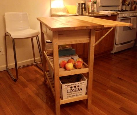 IKEA Hackers: Kitchen cart with drop leaf extension Ikea Small Apartment, Maximize Kitchen Space, Apartemen Studio, Ikea Kitchen Island, Small Apartment Kitchen, Cheap Ideas, Kitchen Island Bar, Island Table, Best Ikea