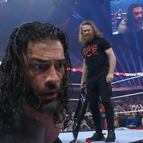 Roman Reigns Memes, Wwe Funny Pictures, Hard Images, Funny Wrestling, Wrestling Memes, Meme Pics, Wwe Funny, The Shield Wwe, Sami Zayn