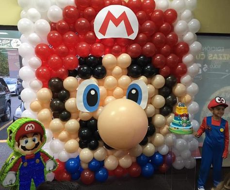 Super Mario Balloon Arch, Mario Balloon Arch, Mario Balloons, Balloon Structures, Super Mario Bros Birthday Party, Super Mario Bros Party, Mario Bros Birthday, Mario Bros Party, Balloon Frame