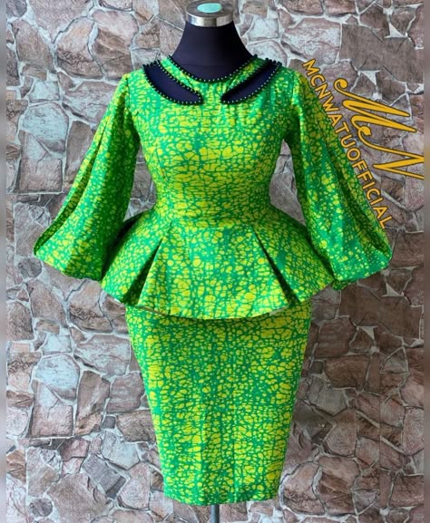 Ankara Dress Designs, Church Suits And Hats, Shweshwe Dresses, Chic Dress Classy, Ankara Dresses, Short African Dresses, Ankara Dress, Skirt And Blouse, African Print Dresses