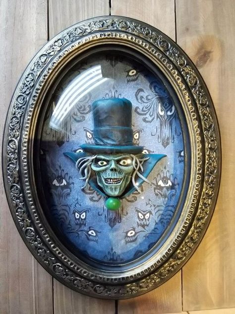 Diy Haunted Mansion Decor, Diy Haunted Mansion, Haunted Mansion Diy, Ghost Sculpture, Haunted Mansion Decor, Mansion Decor, Hatbox Ghost, Phantom Manor, Haunted Mansion Halloween