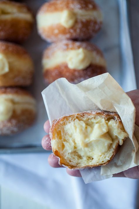 Homemade Donuts Recipe, Homemade Doughnuts, Homemade Donuts, Doughnut Recipe, Delicious Donuts, Pastry Cream, Fair Food Recipes, Vanilla Cream, Donut Recipes