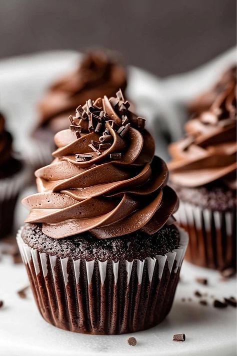 Chocolate Cupcake Toppings, Chocolate Cupcake Decorating Ideas, Chocolate Cupcake Frosting, Number Cupcakes, Chocolate Cupcakes Decoration, Chocolate Cupcakes With Buttercream, Cupcakes With Buttercream Frosting, Chocolate Cupcake Recipe, Cupcakes With Buttercream