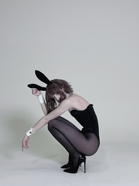 Cosplay Reference Photos, Nora Fawn, Leg Pose, Bunny Cosplay, People Poses, Female Pose Reference, Human Reference, Human Poses Reference, Figure Poses