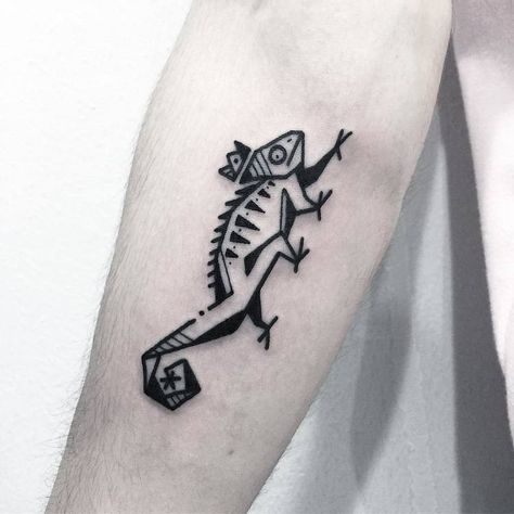 Chameleon Tattoo by Greemtattoo Chameleon Tattoo, Tato Flash, Creative Tattoo Ideas, Lizard Tattoo, Unique Tattoos For Men, Creative Tattoo, Clever Tattoos, Handpoke Tattoo, Small Meaningful Tattoos