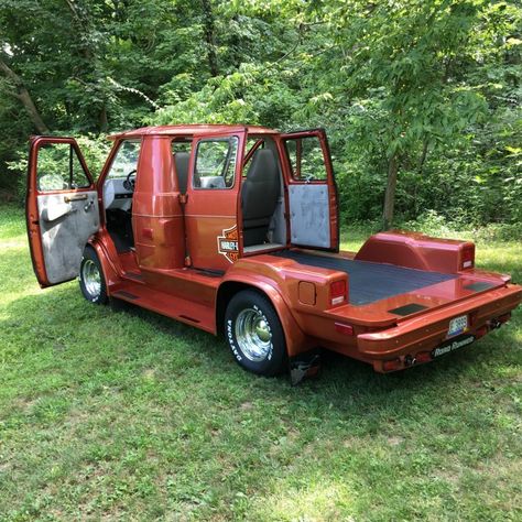 BangShift.com Is It Just Us, Or Does This 1981 Chevrolet G20 Need A Fifth Wheel And Matching Trailer? - BangShift.com Chainsaw Mill, Chevy 4x4, Chevy Van, Custom Pickup Trucks, Station Wagons, Cool Vans, Classic Pickup Trucks, Weird Cars, Mini Trucks