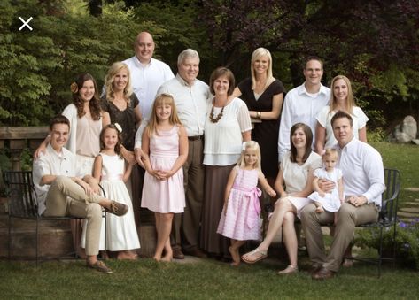 Large Family Pictures, Large Family Photography, Winter Family Photography, Extended Family Pictures, Large Family Portraits, Large Family Poses, Extended Family Photography, Summer Family Pictures, Family Photo Colors