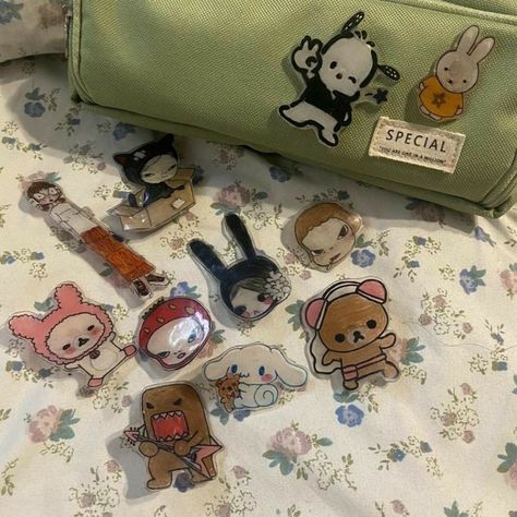 Cute Keychain, Cute Little Things, Cute Pins, Clay Art, Cute Icons, Dm Me, Cute Stickers, Art Inspo, Keychains