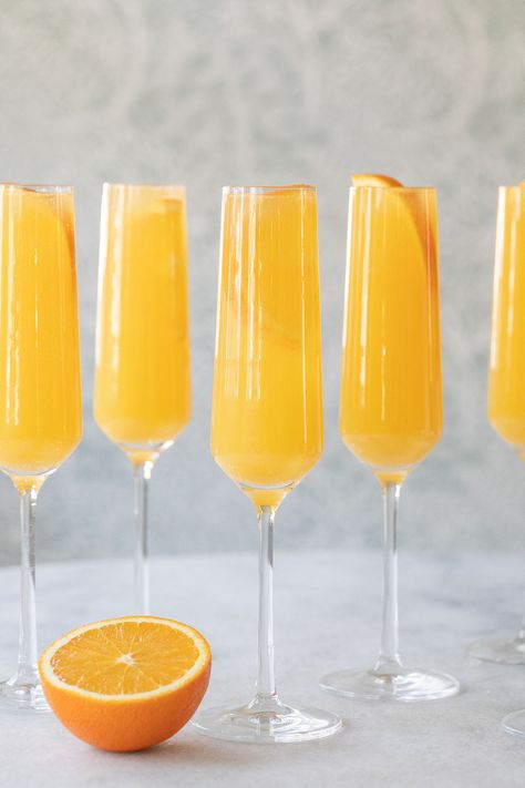 Non Alcoholic Mimosa, Orange Juice Cocktails, Cocktails Made With Gin, Tequila Soda, Sparkling Grape Juice, Strong Cocktails, Mimosa Recipe, Pear Juice, Sour Cocktail