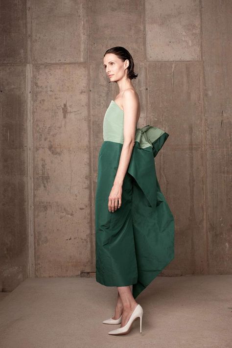 Rosie Assoulin Dress, Rosie Assoulin, Everyday Chic, One Clothing, Beautiful Gowns, Green Fashion, Dress With Bow, Moda Operandi, Evening Wear