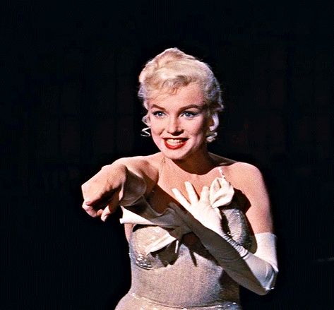 Marilyn Monroe (sacredtimeline: Marilyn Monroe in Let’s Make Love...) Marilyn Monroe Gif, Lets Make Love, Hair Test, Marilyn Monroe Fashion, Richard Avedon, Marilyn Monroe Photos, Make Love, Norma Jean, Norma Jeane