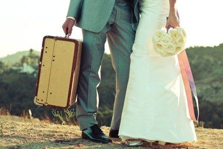 Honeymoon Packing List, Honeymoon Packing, Honeymoon Essentials, Honeymoon Tips, Honeymoon Inspiration, Honeymoon Photos, Honeymoon Destination Ideas, Dream Honeymoon, Honeymoon Planning