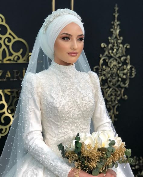 Turban Bride Hijab, Turban Bride, Turban Wedding, Bridal Turban, Wedding Hijab Styles, Bridal Hijab Styles, Wedding Turban, White Wedding Gown, Muslimah Wedding Dress