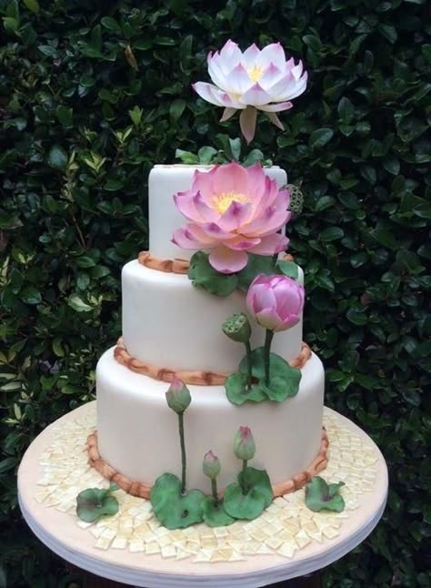 Lotus' flower...Oriental garden by Piro Maria Cristina Fake Instagram Post, Flower Basket Cake, Flower Cake Pops, Lotus Cake, Flower Cake Design, Korean Buttercream Flower, Wafer Paper Flowers, Buttercream Flower Cake, Birthday Cake With Flowers