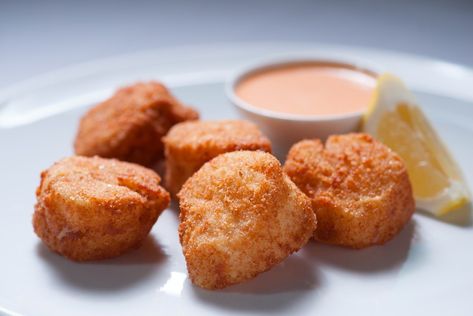 Ben Pollinger’s Fried Sea Scallops Recipe Sea Scallops Recipe, Grilled Scallops Recipe, Seafood Scallops, Fried Scallops, Scallops Recipe, Baked Scallops, Grilled Scallops, School Of Fish, Sea Scallops