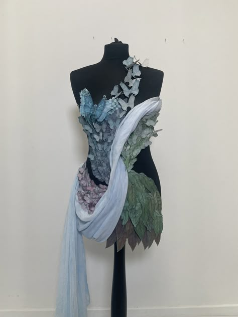 Nature Inspiration Fashion, Fashioned By Nature Art, Non Textile Garments Ideas, Nature Fashion Design, Nature Themed Dress, Natural Forms Fashion, Butterfly Fashion Inspiration, Fashion Inspired By Nature, Nature Corset