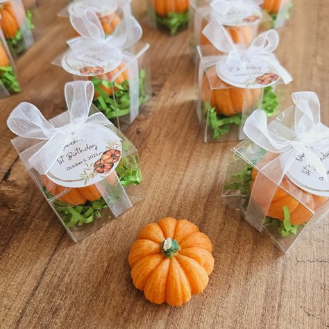 Bulk Mini Pumpkin Candles With Custom Labels, Autumn Wedding Favor Candles, Pumpkin Themed Favors, Fall Party Favors, Baby Shower Favor - Etsy Candles Pumpkin, Fall Party Favors, Pumpkin Favors, Thanksgiving Party Favors, Baby Shower Favours For Guests, Unique Baby Shower Favors, Candle Party Favors, Pumpkin Wedding, Friendsgiving Party