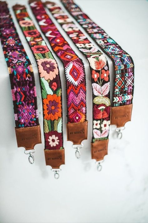 Embroidery Belt, Leather Embroidery, Bags Diy, Embroidery Bags, Handwork Embroidery Design, Boho Bags, 자수 디자인, Hoco Hair Ideas, Old Jeans