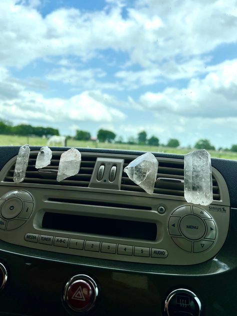 Nature Themed Car Interior, Car Interior Diy, Hippie Car, Jeep Wave, Car Deco, Car Vent Clip, Cool Car Accessories, Raw Quartz Crystal, Car Goals