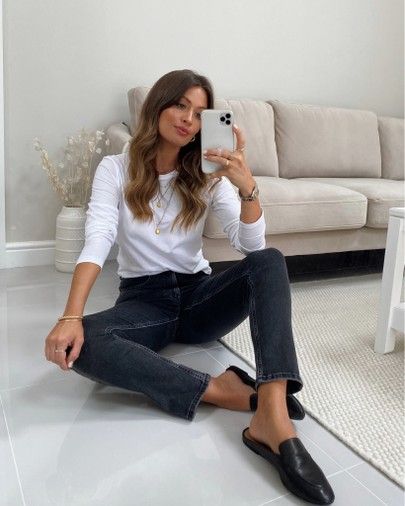 Less Is More Outfit, Everlane Outfit, Charlotte Rose, Spring Work Outfits, Black Mules, Paris Outfits, Minimal Outfit, Casual Chic Outfit, Professional Outfits