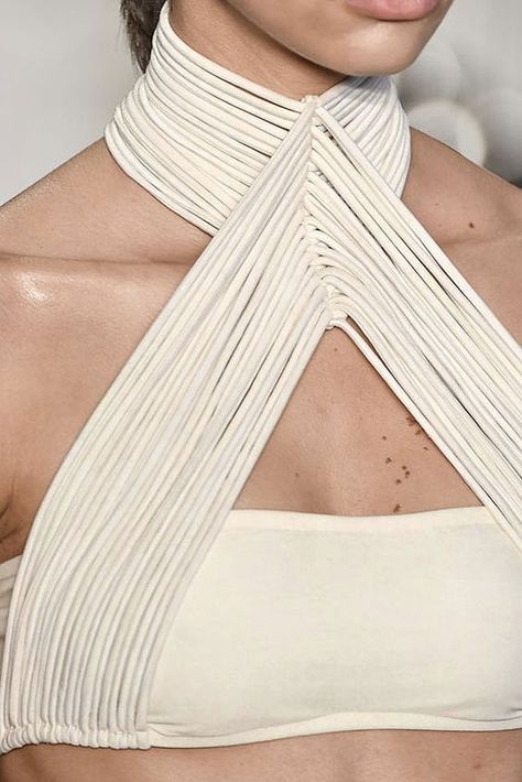 Macrame Clothes, Pola Macrame, Lenny Niemeyer, Macrame Dress, Futuristic Fashion, Swimwear Brands, Fashion Details, Couture Fashion, Diy Fashion