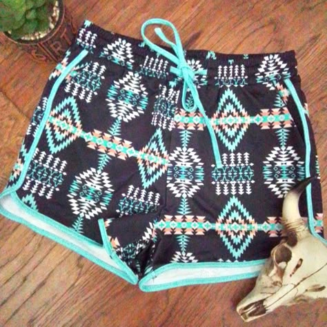 Western Boutique Clothing, Aztec Shorts, Casual Country Outfits, Cowgirl Style Outfits, Southern Outfits, Western Wear Outfits, Cute Country Outfits, Country Style Outfits