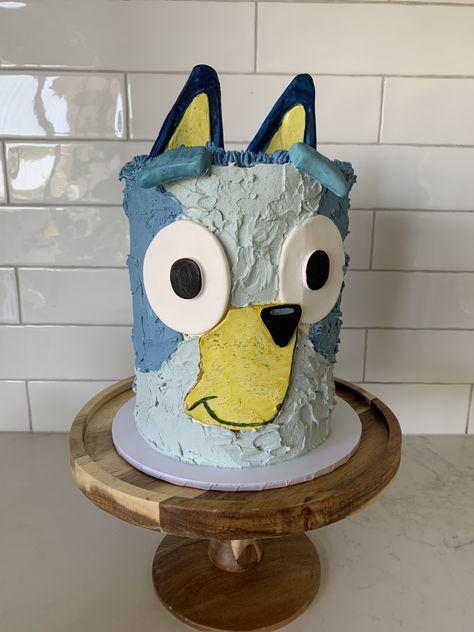 Bluey Bingo Smash Cake, Bluey Birthday Cake For Twins, Homemade Bluey Birthday Cake, Bluey Abc Kids Cake, Bluey Sheet Cake For Girl, Fiesta Bluey, Truck Birthday Cakes, Abc Kids, Bluey Party