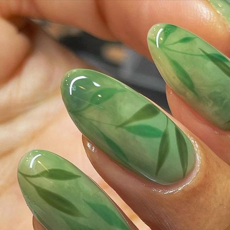 T E N D R E on Instagram: "🌿  #greennails #botanicalart #botanicalnails #greennailart #floralnailart #sandiegonails #sandiegonailart #sandiegonailtech" Plant Nail Art, Botanical Nails, Green Nails Designs, Lime Green Nails, Mint Green Nails, Neon Green Nails, Green Nail Art, Green Nail Designs, Muted Green