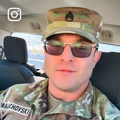 4,854 likes, 305 comments - nando.malachovski on May 26, 2024: "“Every little thing, is gonna be alright!” ✌🏻". Malachovski Video Call, Nando Malachovski Videos, Fernando Malachovski Video, Malachovski Picture, Us Army Soldier, Hot Army Men, Video Call With Boyfriend, Bra Image, Army Pics