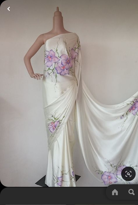 Handpaint Fabric, Lotus Embroidery, Hand Painted Saree, Fabric Colour Painting, Painted Saree, Saree Painting Designs, Saree Painting, Pakistani Formal Dresses, Floral Print Sarees