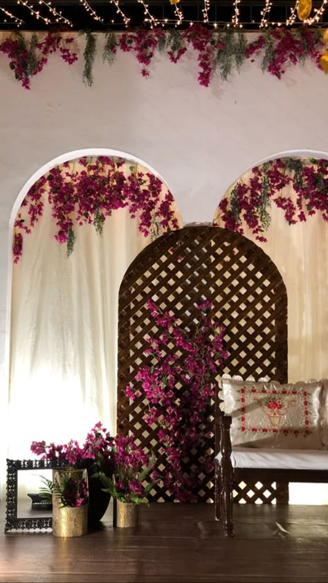 Flowers Around Door Frame, Rokha Decor, Pakistani Decor, Henna Decoration Ideas Decor, Wedding Cermony, Nikah Decor, Sangeet Decor, Coin Photo, Wedding Decor Photos