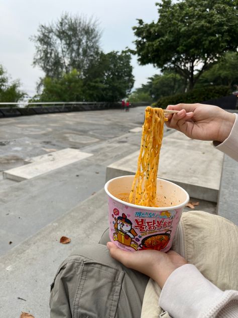 #samyang #beach #food #yummy #noodles #cheese #aesthetic Samyang Noodles, Cheese Aesthetic, Yummy Noodles, Beach Food, Food Yummy, By The Beach, Aesthetic Food, Nom Nom, Noodles