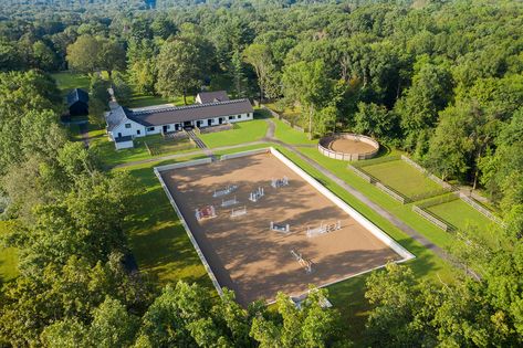 3 Acre Horse Farm Layout, Equestrian Barns, Equestrian Stables, Equestrian Property, Stable Style, Horse Barn Designs, Dream Horse Barns, Construction Technology, Dream Stables