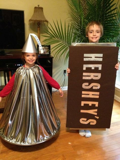 Hershey's Chocolate Bar and Kiss Halloween Costumes Box Of Chocolates Costume, Chocolate Bar Halloween Costume, Chocolate Halloween Costume, Diy Hershey Kiss Costume, Diy Hershey Bar Costume, Hershey Costume, Chocolate Bar Costume, Kiss Costume Diy, Candy Bar Costume