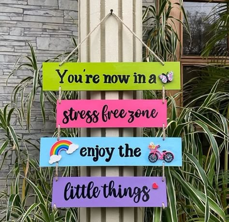 Quotes On Clay Art, Name Plate For School, Diy Room Decor Wall Art, Cardboard Diy Room Decor, Hanging Wall Art Diy, Cardboard Diy, Wood Art Diy, Name Plate Design, Diy Crafts Love