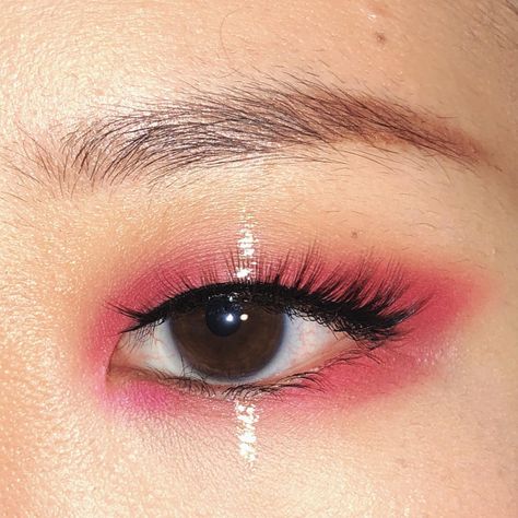 BLACKPINK KILL THIS LOVE JENNIE MAKEUP INSPO #makeup #beauty Kill This Love Jennie Makeup, Jennie Glitter Makeup, Black Pink Makeup Kpop, Jennie Inspired Makeup, Jennie Kill This Love Makeup, Blackpink Inspired Makeup, Jennie Kill This Love, Jennie Blackpink Makeup Look, Kpop Idol Eye Makeup