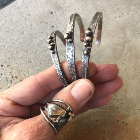 Silver Jewelry Diy, Rings Ideas, Metalsmithing Jewelry, Silver Wedding Jewelry, Soldering Jewelry, Fine Silver Jewelry, Mixed Metal Jewelry, Jewelry Hand, Rustic Jewelry